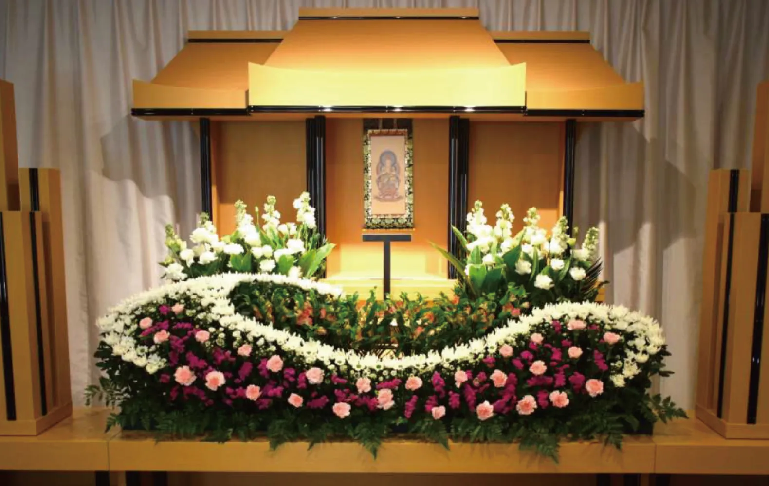 一般葬の花祭壇
